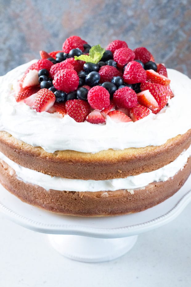 Mixed Berry Vanilla Bean Cake | cakenknife.com