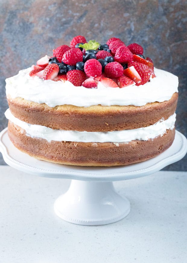 Mixed Berry Vanilla Bean Cake | cakenknife.com