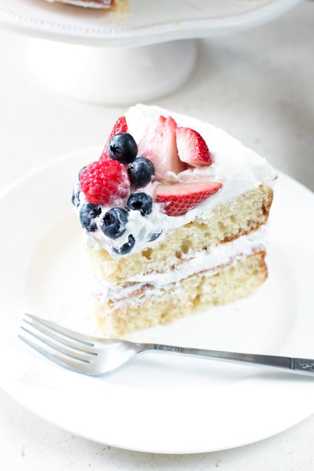 Mixed Berry Vanilla Bean Cake | cakenknife.com