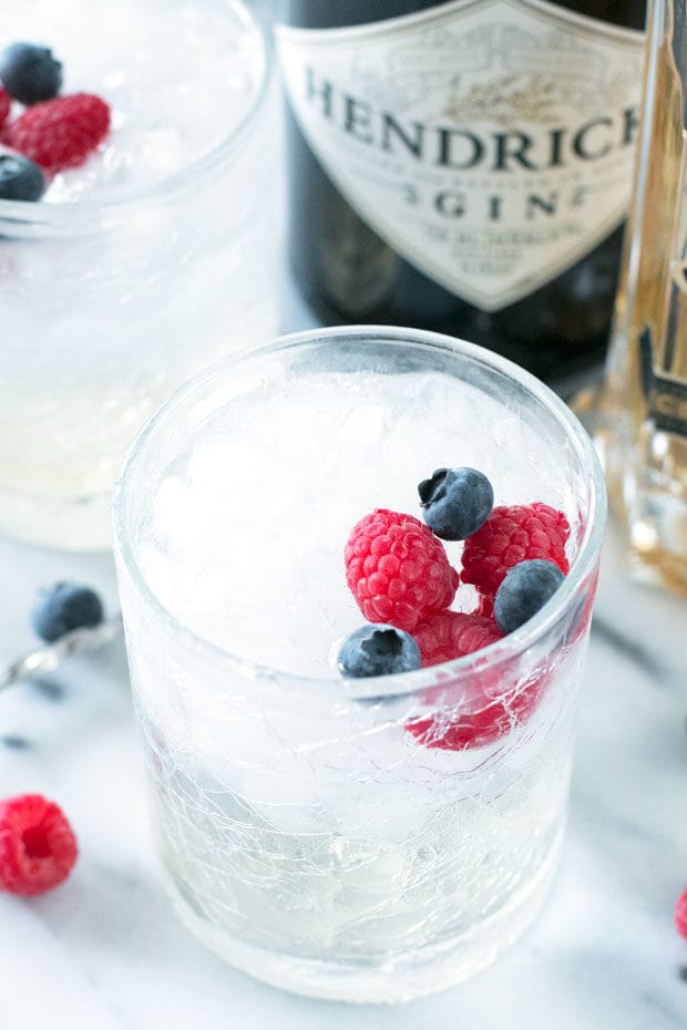 Berrylicious Gin & Tonic | cakenknife.com