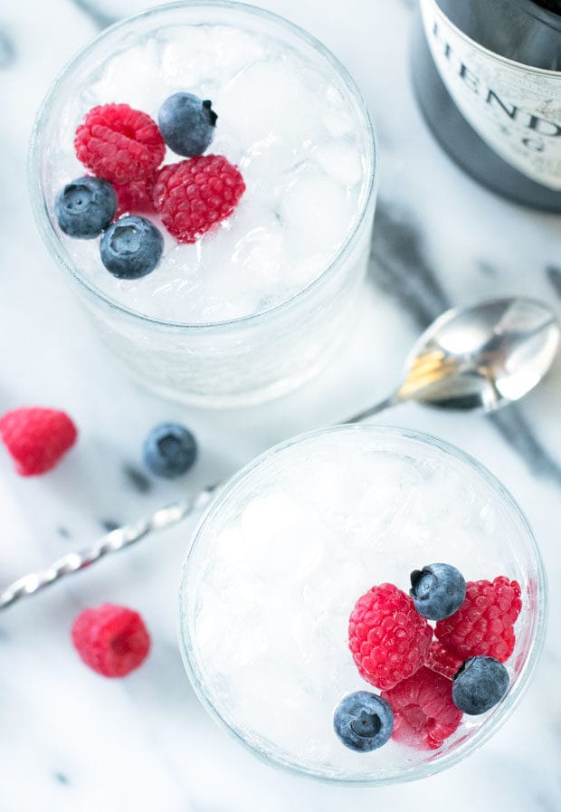 Berrylicious Gin & Tonic | cakenknife.com