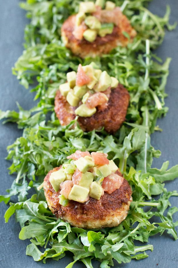 Crispy Crab Cakes with Avocado Grapefruit Salsa | cakenknife.com