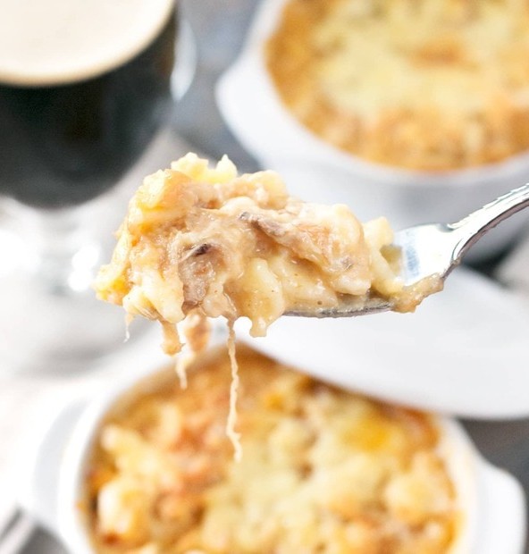 Pulled Pork Spaetzle Mac and Cheese | cakenknife.com