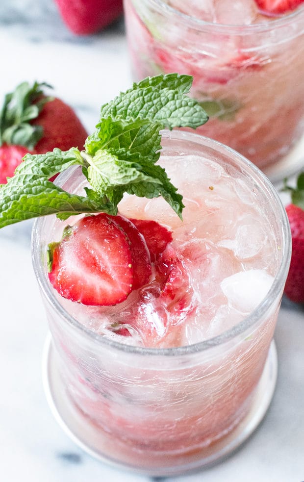 Strawberry Mint Julep | cakenknife.com