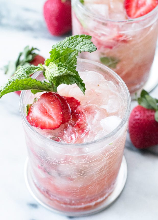 Strawberry Mint Julep | cakenknife.com