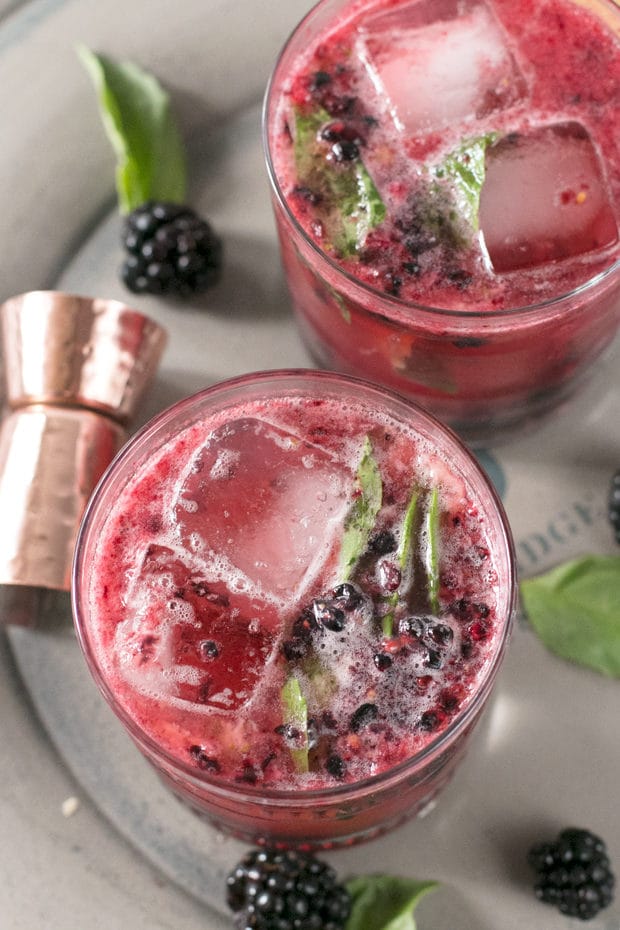 Blackberry Basil Bourbon Smash | cakenknife.com