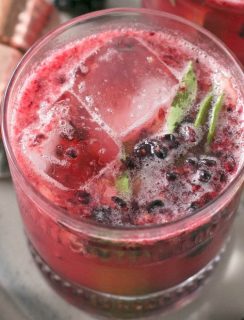 Blackberry Basil Bourbon Smash | cakenknife.com