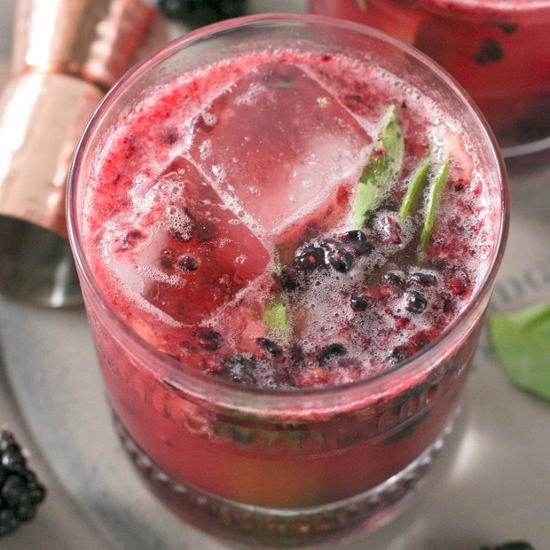 Blackberry Basil Bourbon Smash | cakenknife.com