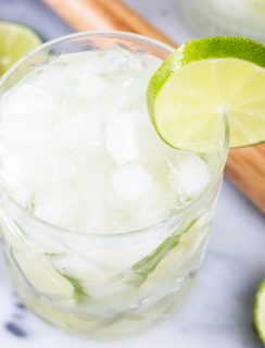 Caipirinha Recipe is perfect to celebrate the Rio 2016 Olympics! | cakenknife.com