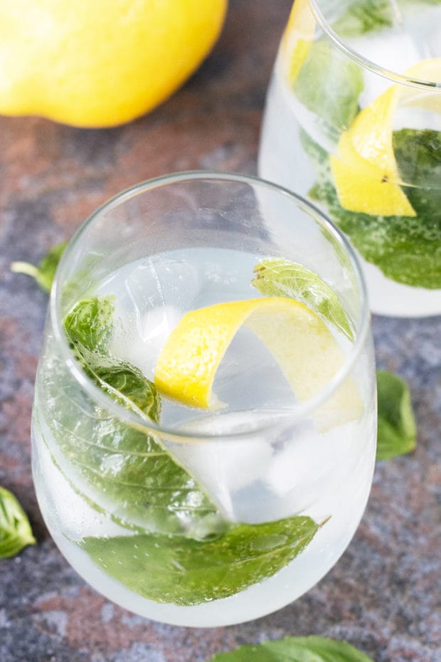 Lemon Basil Gin & Tonic | cakenknife.com