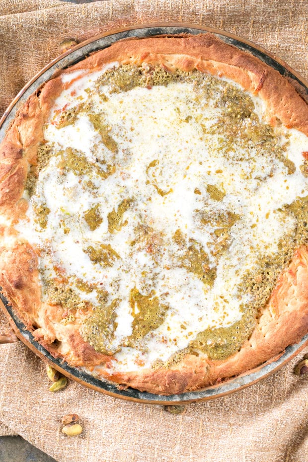 Pistachio Pesto Pizza with Crème Fraîche and Roasted Garlic (PLUS a KitchenAid Food Processor Giveaway!) | cakenknife.com