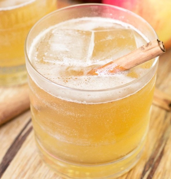 Bourbon Apple Cider Fizz | cakenknife.com