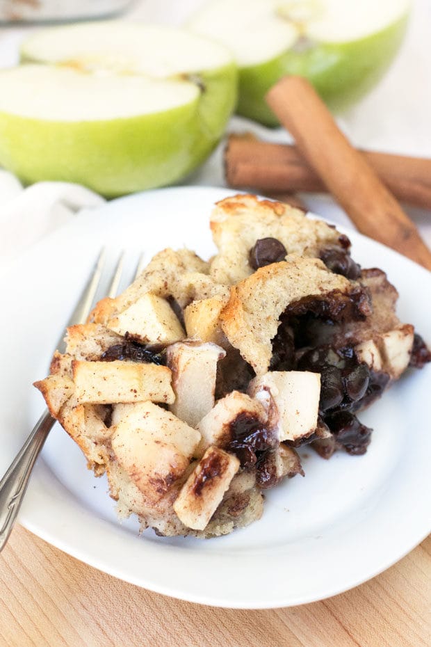 Chocolate Chip Apple Pie Bread Pudding | cakenknife.com