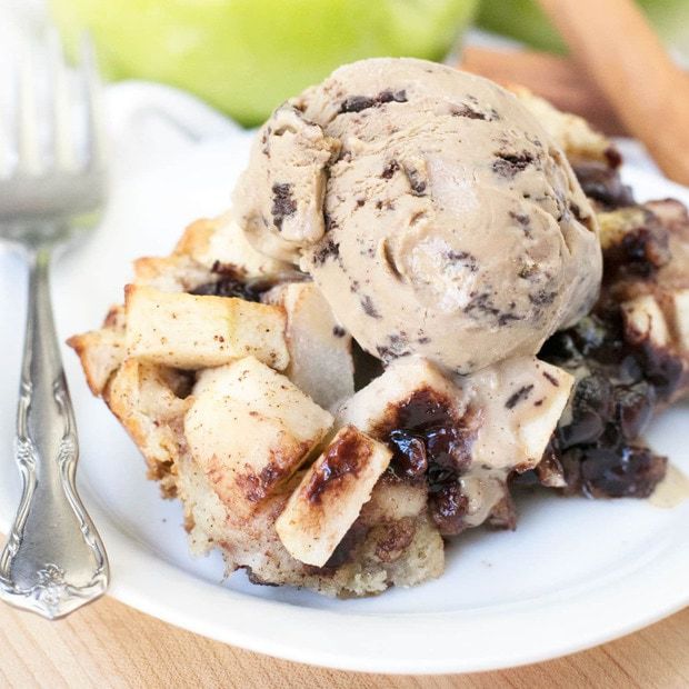 Chocolate Chip Apple Pie Bread Pudding | cakenknife.com