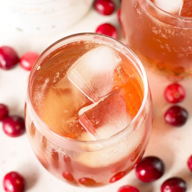 Cranberry Ginger Bourbon Fizz | cakenknife.com