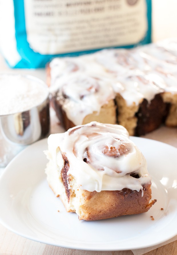 Egg Nog Cinnamon Rolls | cakenknife.com