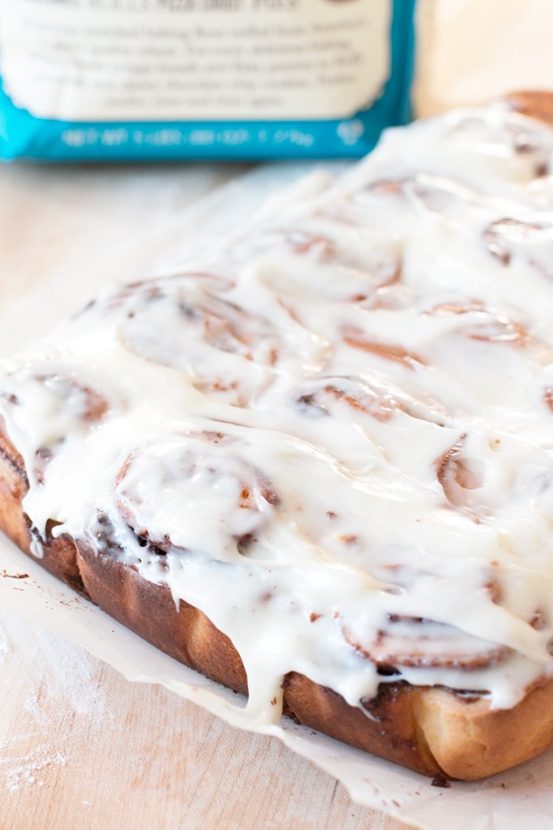 Egg Nog Cinnamon Rolls | cakenknife.com