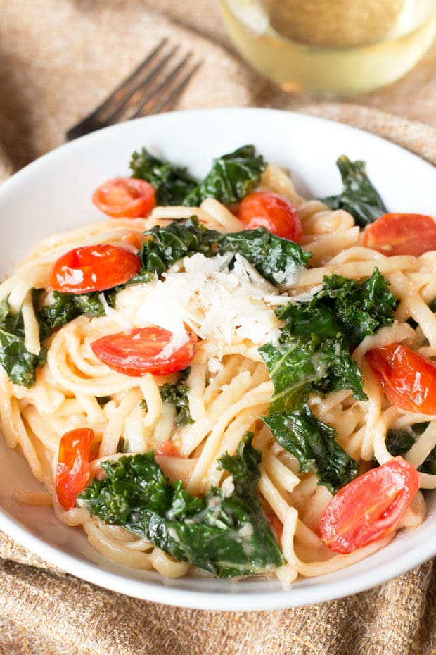 Kale, Tomato, and Lemon Magic One-Pot Spaghetti | cakenknife.com