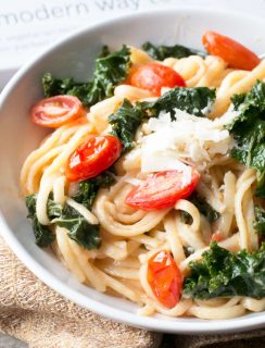 Kale, Tomato, and Lemon Magic One-Pot Spaghetti | cakenknife.com