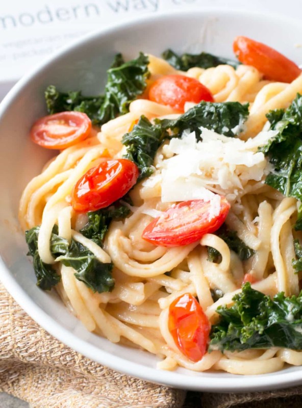 Kale, Tomato, and Lemon Magic One-Pot Spaghetti | cakenknife.com