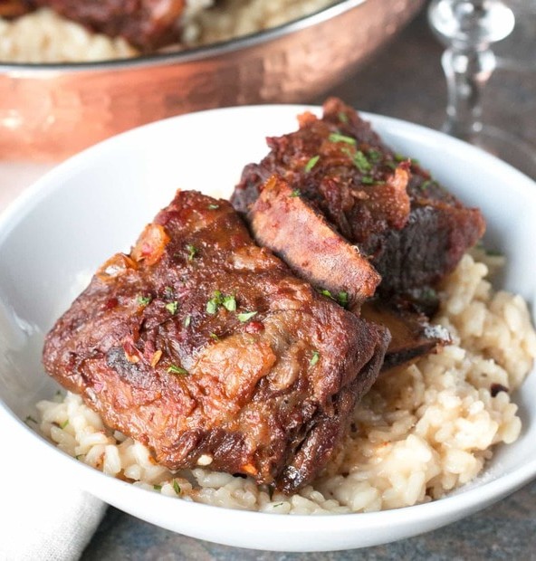 Chile Braised Short Ribs with Parmesan White Wine Risotto | cakenknife.com