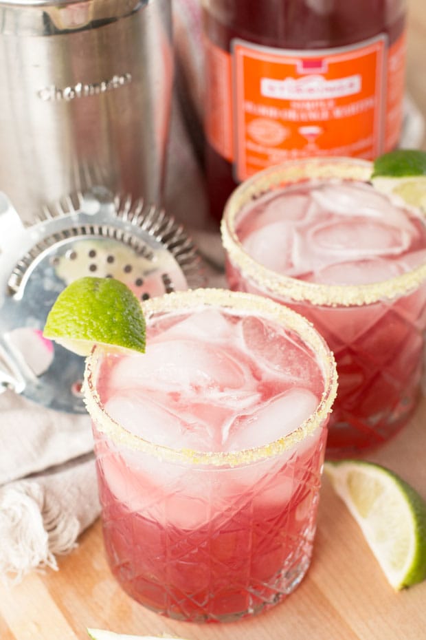 Winter Citrus Margarita | cakenknife.com