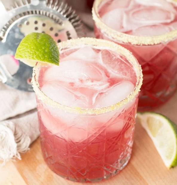 Winter Citrus Margarita | cakenknife.com