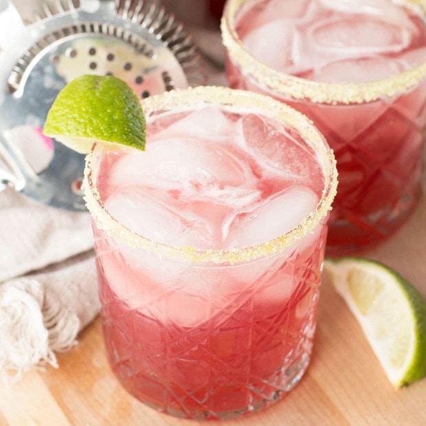 Winter Citrus Margarita | cakenknife.com