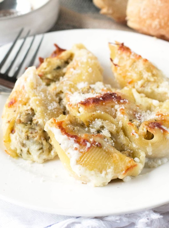 Chicken Avocado Pesto Stuffed Shells | cakenknife.com
