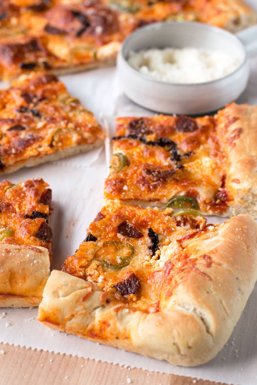 ChorizoSunDriedTomatoJalapenoPizzaImage2 Cake 'n Knife