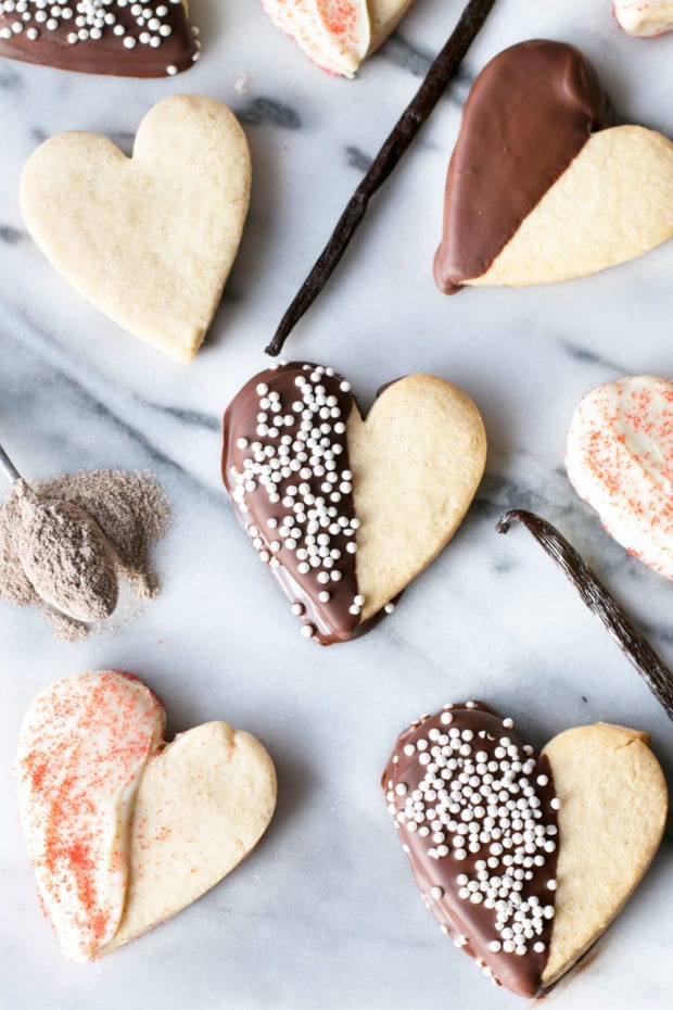 Vanilla Bean Cardamom Sugar Cookies | cakenknife.com