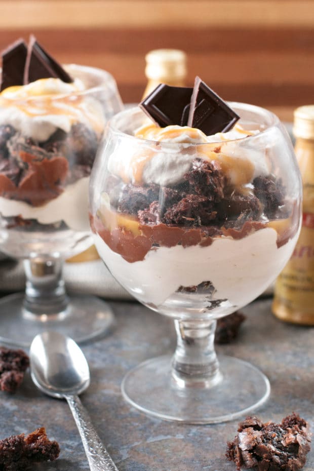 Bailey’s Chocolate Mousse Brownie Parfaits | cakenknife.com #dessert #chocolate