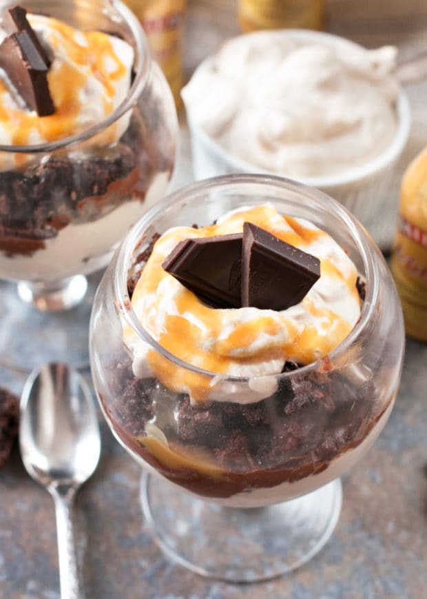 Bailey’s Chocolate Mousse Brownie Parfaits | cakenknife.com #dessert #chocolate