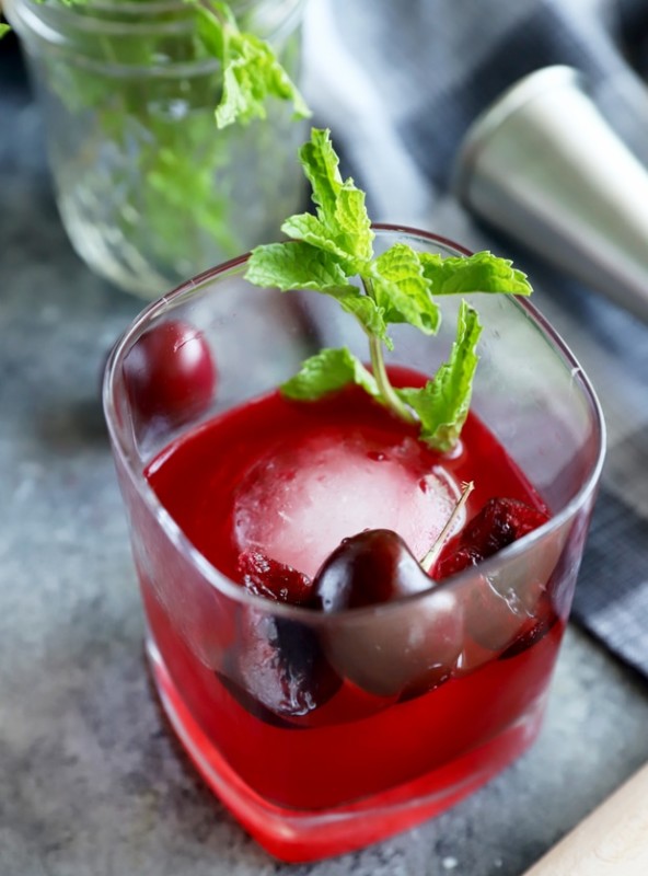 Cherry smash cocktail image