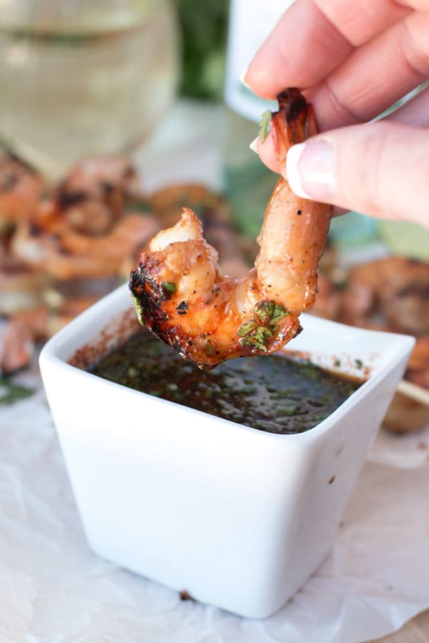 Mango Garlic Shrimp Skewers with Spicy Cilantro Dipping Sauce | cakenknife.com #21andup @CavitWines