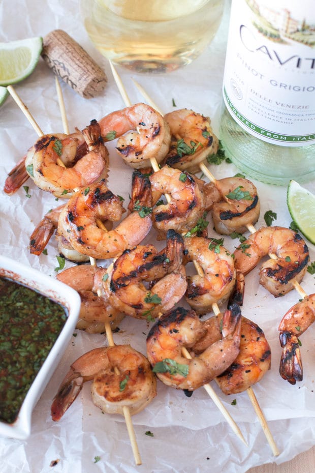 Mango Garlic Shrimp Skewers with Spicy Cilantro Dipping Sauce | cakenknife.com #21andup @CavitWines