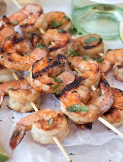 Mango Garlic Shrimp Skewers with Spicy Cilantro Dipping Sauce | cakenknife.com #21andup @CavitWines