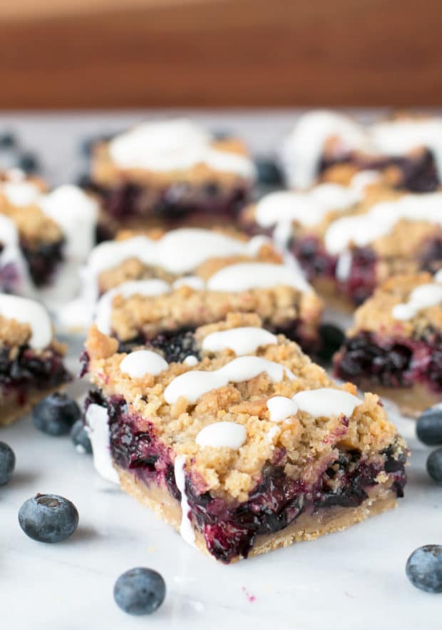 Blueberry Pie Crumb Bars | cakenknife.com #dessert #pie #summer