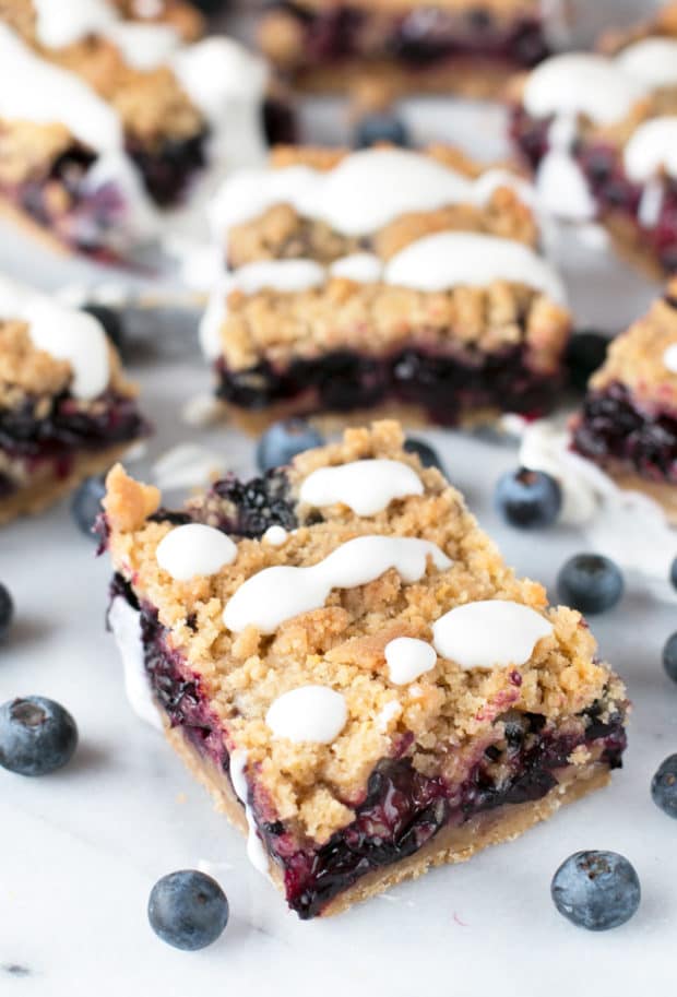 Blueberry Pie Crumb Bars | cakenknife.com #dessert #pie #summer