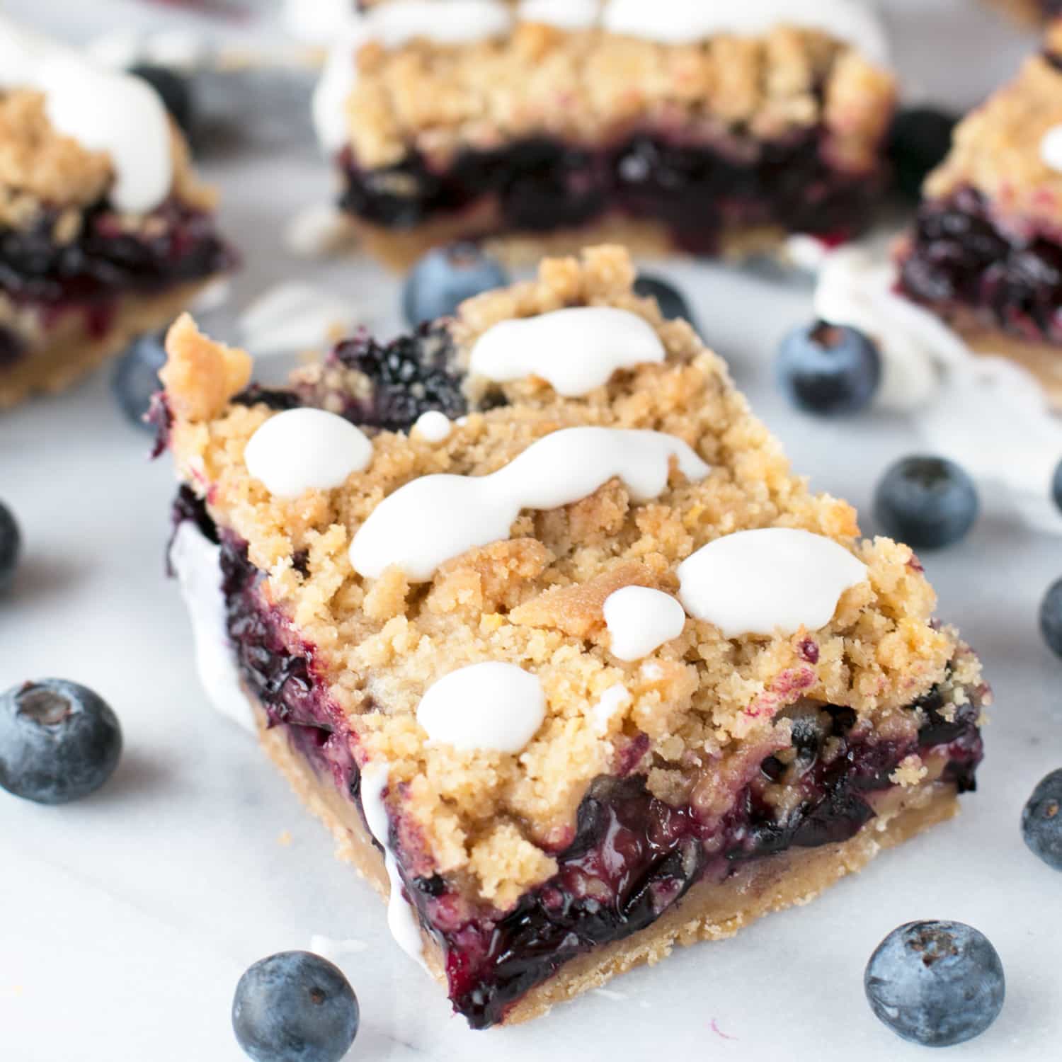 Blueberry Pie Crumb Bars | cakenknife.com #dessert #pie #summer