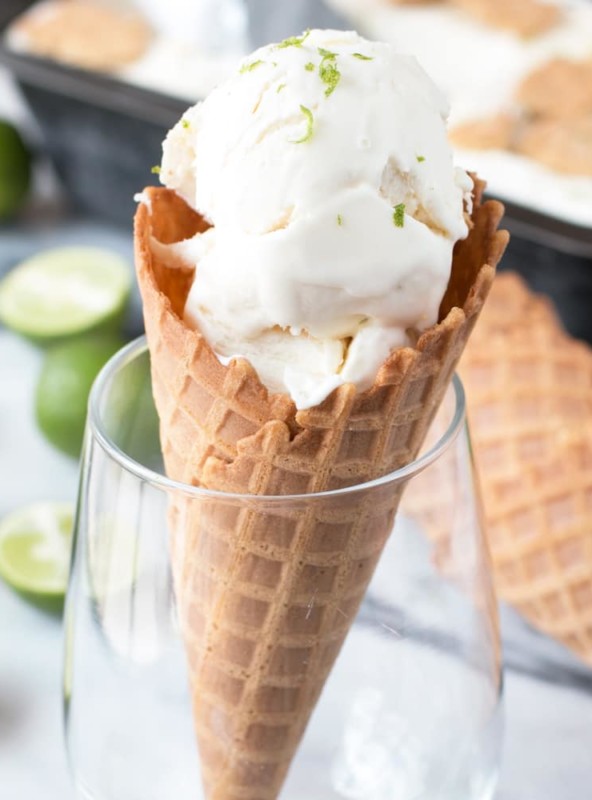 No Churn Key Lime Pie Ice Cream | cakenknife.com #dessert #icecream
