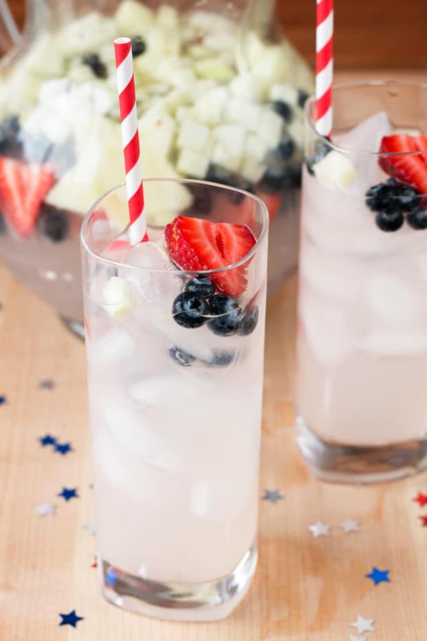 Patriotic Tom Collins Punch | cakenknife.com #july4th #fourthofjuly #cocktail