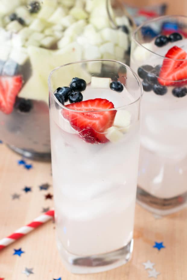 Patriotic Tom Collins Punch | cakenknife.com #july4th #fourthofjuly #cocktail