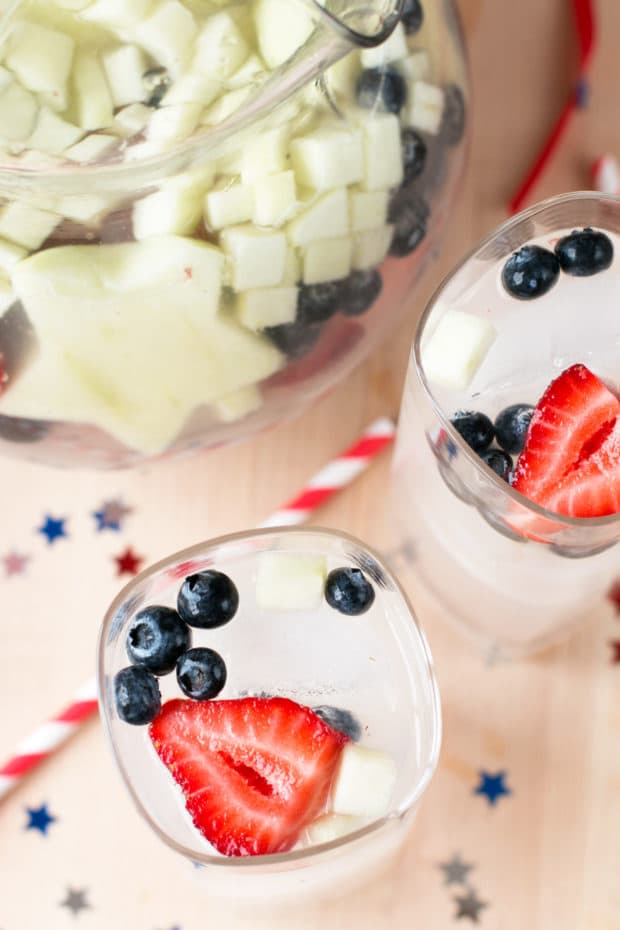 Patriotic Tom Collins Punch | cakenknife.com #july4th #fourthofjuly #cocktail