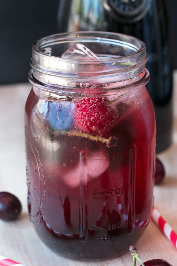 Tart Cherry Fizz | cakenknife.com #cocktail #happyhour