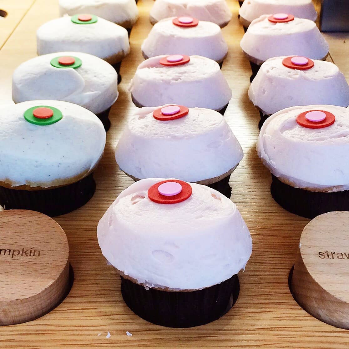 48 Hour Foodie Guide Las Vegas Strip Cake 'n Knife