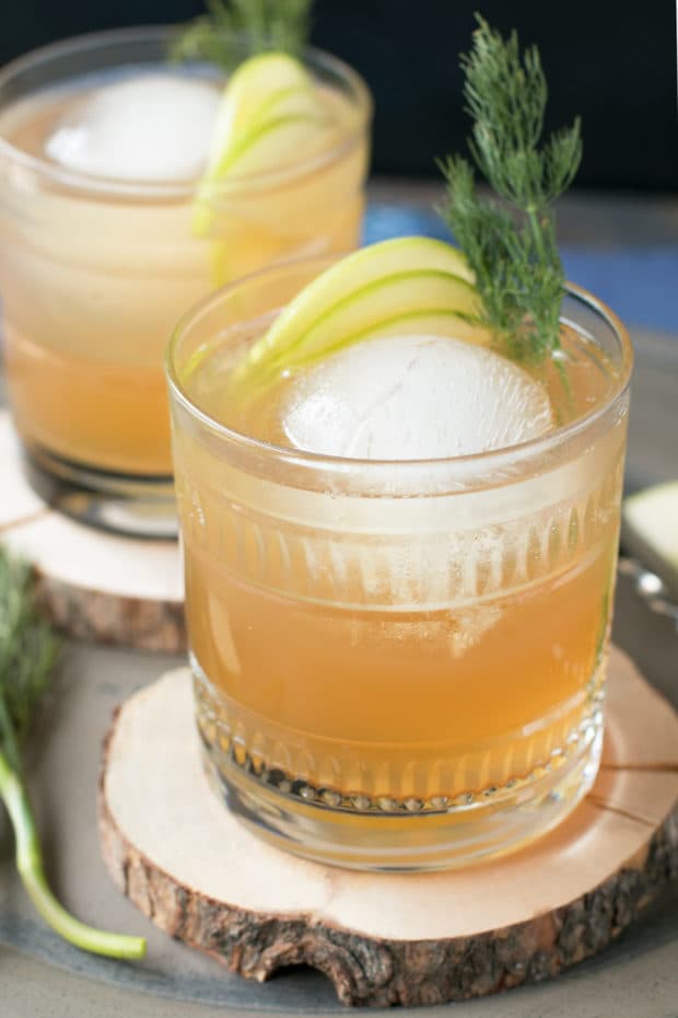 Whiskey Apple Ginger Fizz | cake knife.com #cocktail #happyhour #whiskey