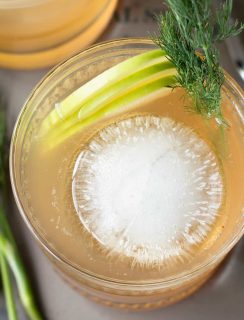 Whiskey Apple Ginger Fizz | cake knife.com #cocktail #happyhour #whiskey