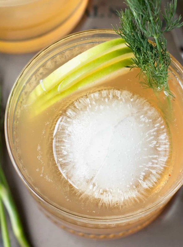 Whiskey Apple Ginger Fizz | cake knife.com #cocktail #happyhour #whiskey