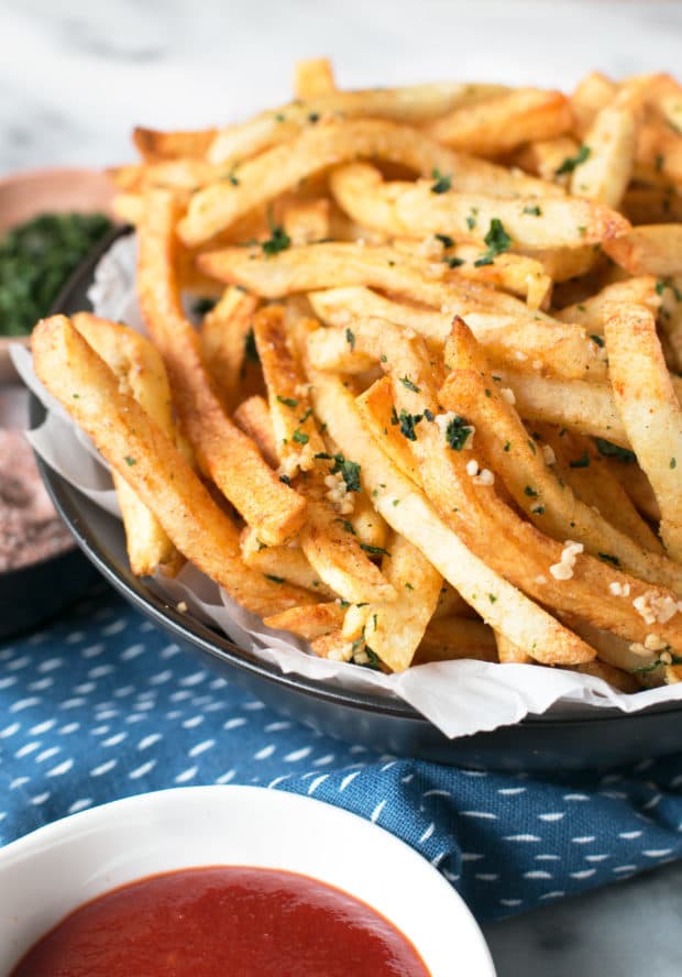 Spicy Garlic Cilantro Fries with Curry Ketchup | cakenknife.com #frenchfries #streetfries #snack